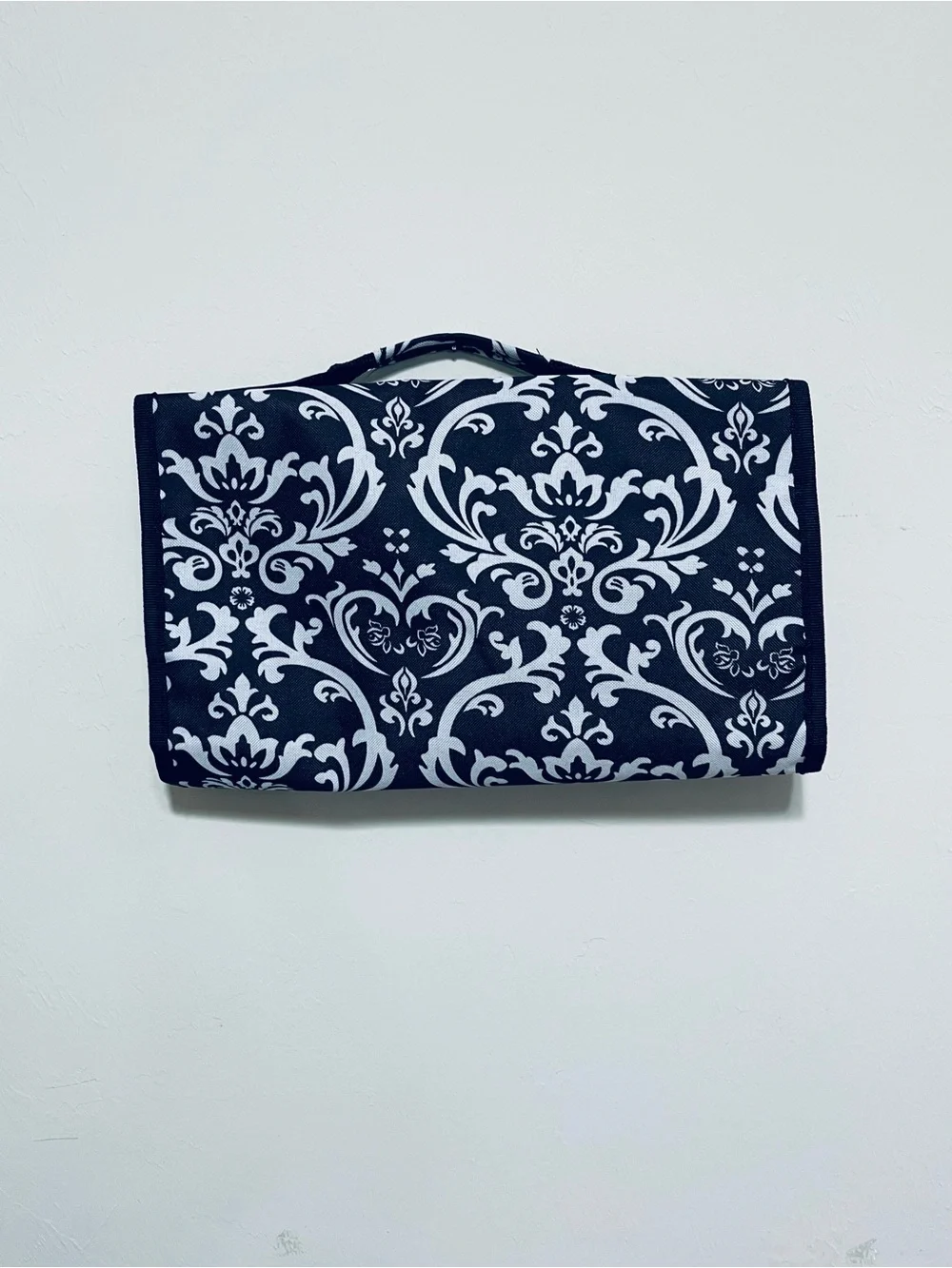Hanging Jewelry & Accessory Storage Organizer Damask Pattern Folding Travel